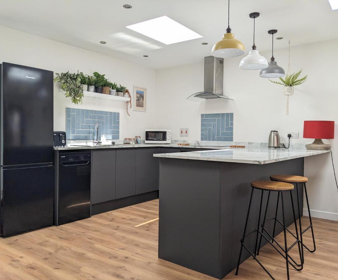 The Urban Retreat Apartment Torquay Bagian luar foto